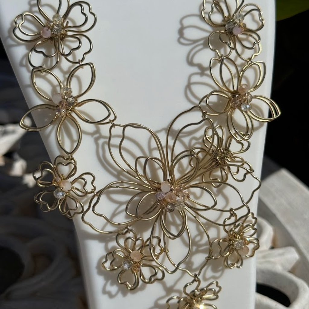 Charity Sale - Nwt Tommy Bahama Golden Flower Statement Necklace 55$